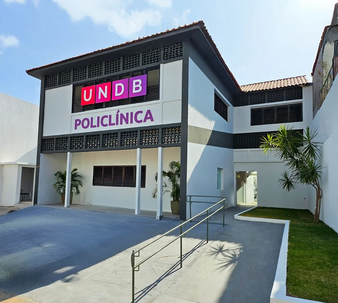 Fachada da Policlínica UNDB